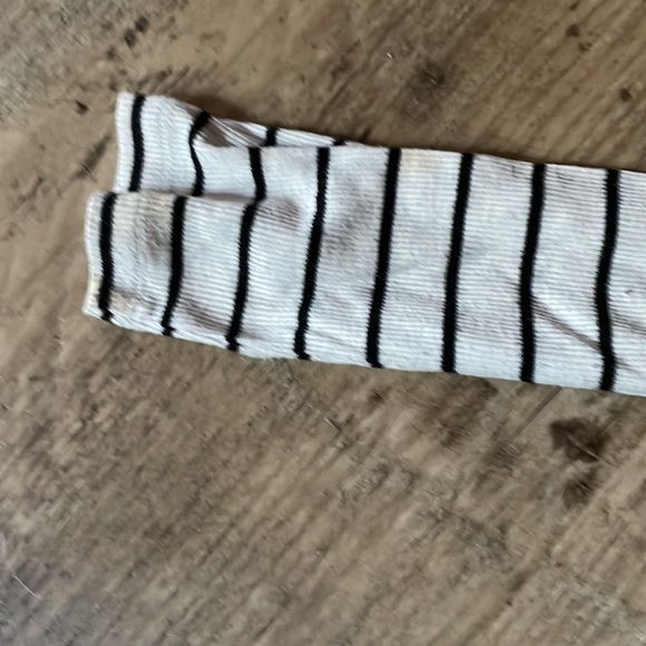 Striped black and white turtleneck - Picture 3 of 3